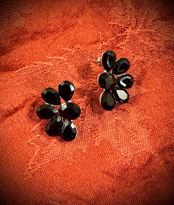 Beri - Black Rhinestones Studs Earrings