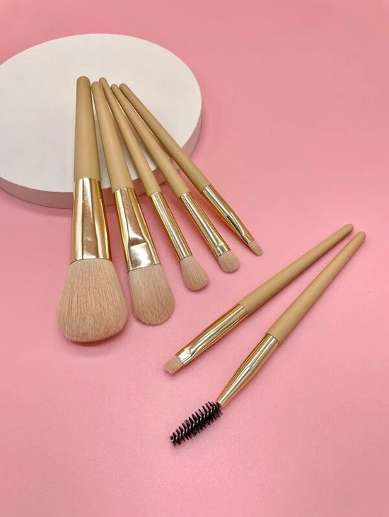 Shein 7-piece wooden makeup brush set