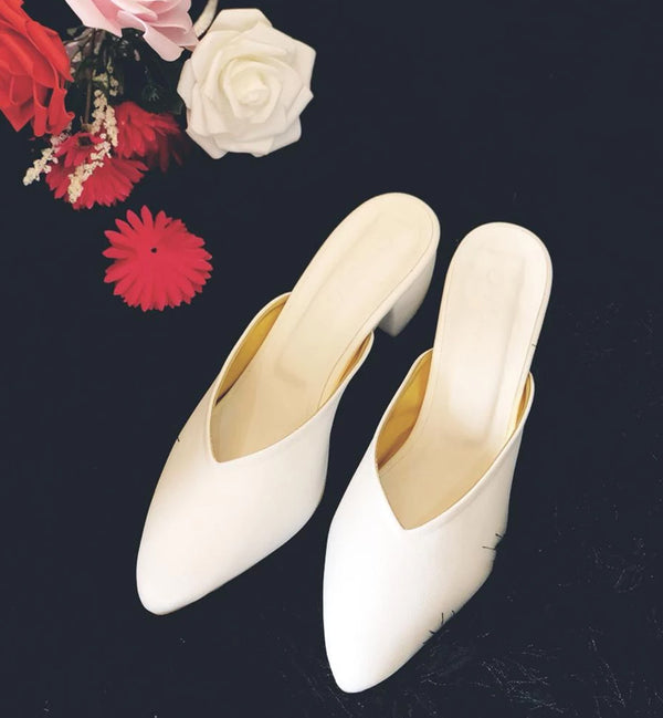 Ovolo- White Pointy Toe Block Heel Mules