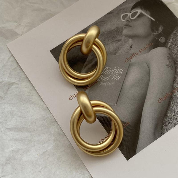 SSK Beauty- Gold Overlap Hoops